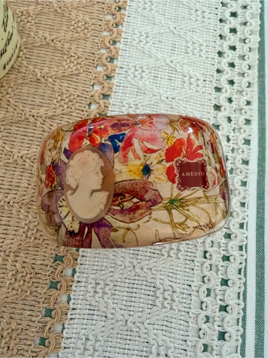 Amedeo Jewelry - Amedeo Floral Cameo Hard Case Clutch - Multicolor